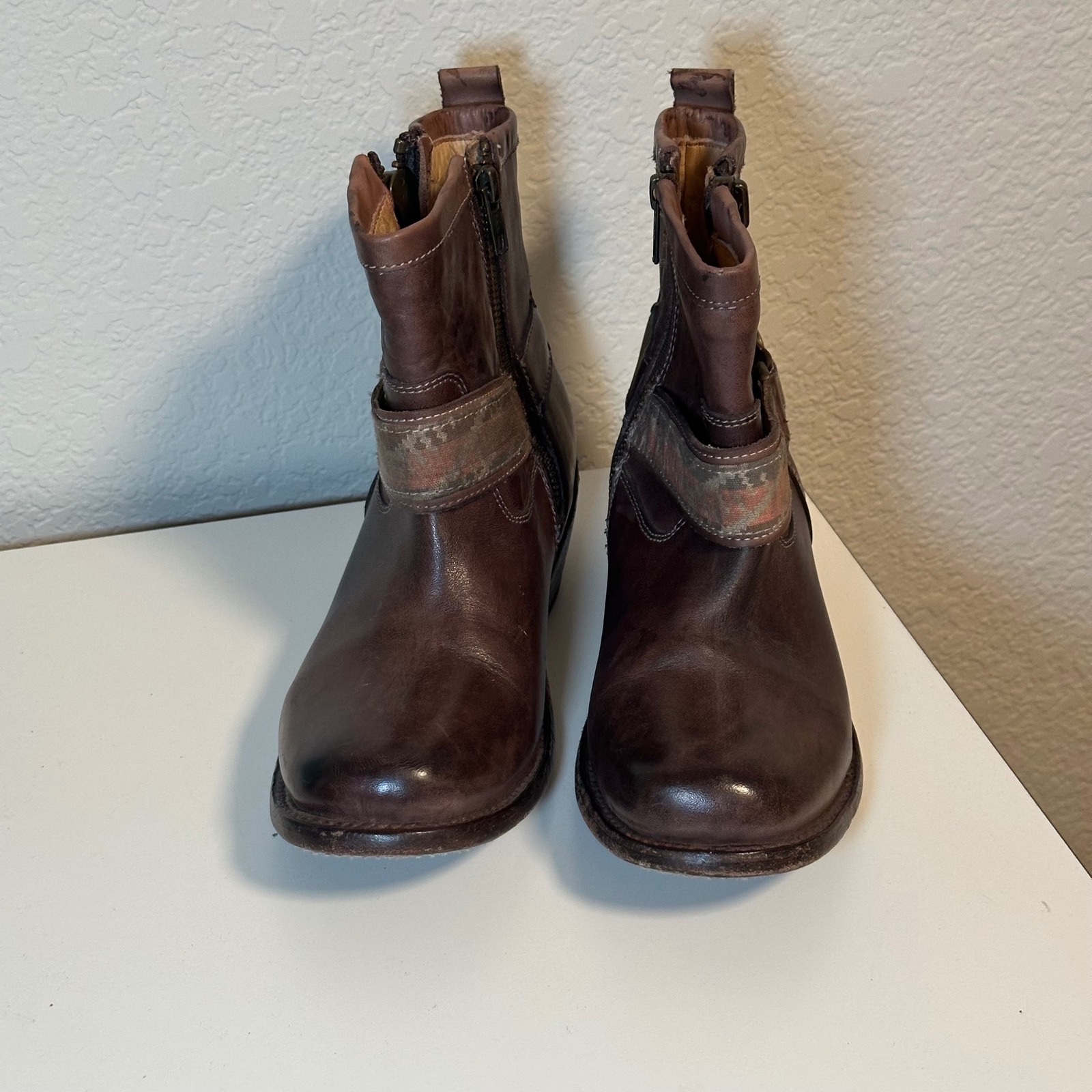 Bed Stu Cobbler Series Ankle Boots 7 Brown Leather Kilim Strap Distressed Zip Up — image 2 of 8